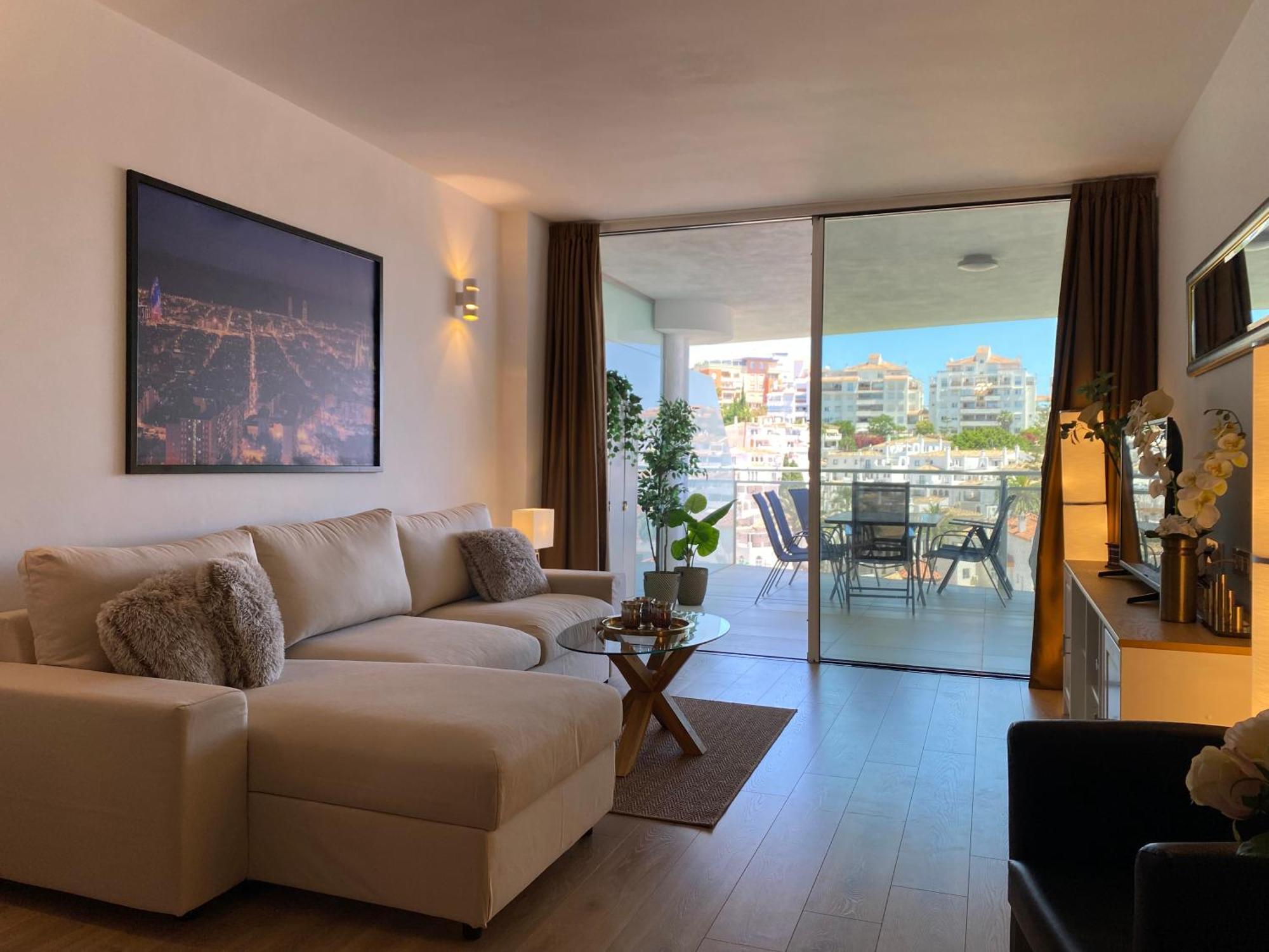 2 Bedroom Luxury In Apartment Benalmádena
